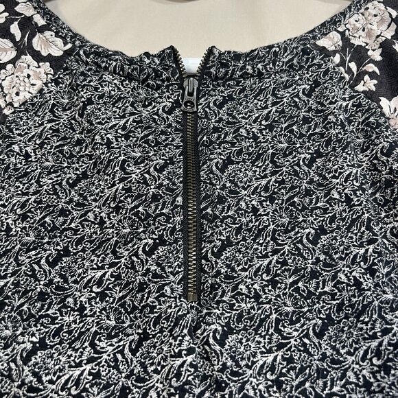 Lucky Brand Boho Mixed Print Floral Tee Black White Back Zip - Size L - Picture 7 of 7